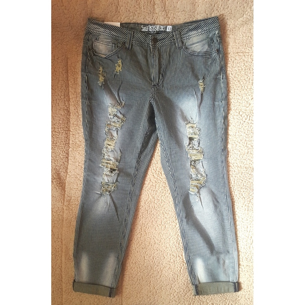 Plus size Ripped jeans